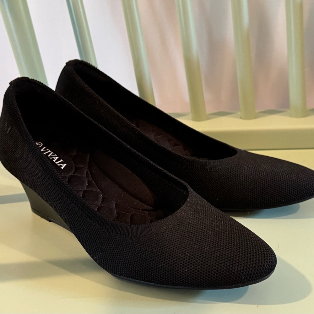 VIVAIA Almond-Toe Wedge (Tamia Wedge) black EU/37.5 US/7